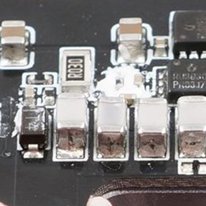 深圳風華貼片電容代理商：貼片電容怎么有COG和C0G之分？